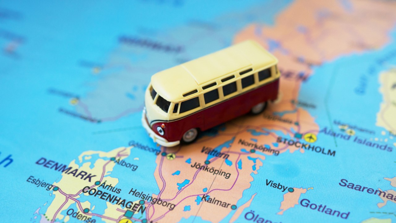 Folkvagnsbuss placerad på sverigekarta